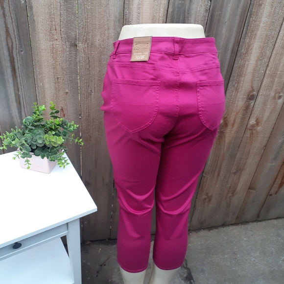 NWT Coldwater Creek Natural Fit Capri Size 14P - Picture 5 of 15